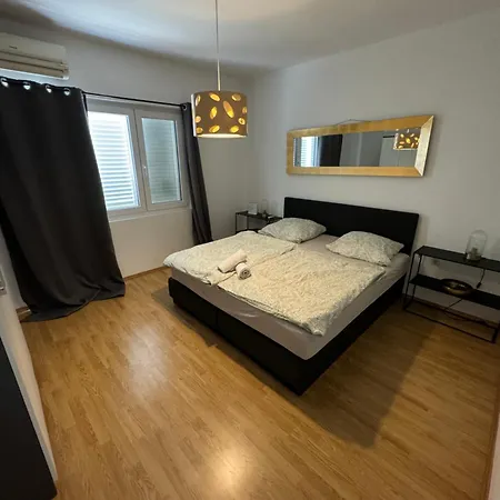 Carmen 2 Apartment Dugi Rat