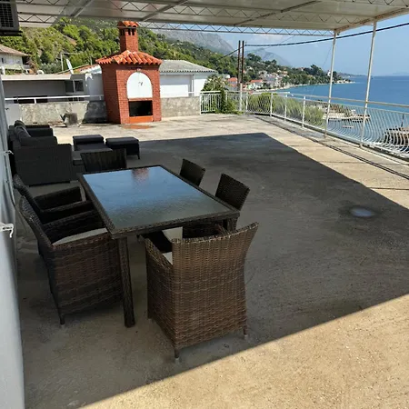 Apartment Carmen 2 *